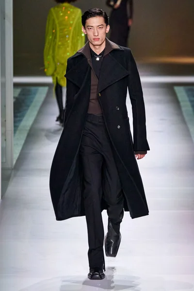 Look 13